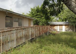 1095 NE 149th St in Miami, FL - Building Photo - Building Photo