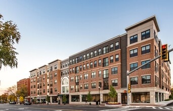 Orpheum Apartments in Dover, NH - Foto de edificio - Building Photo