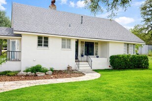 8652 Miller Creek Loop in Johnson City, TX - Building Photo