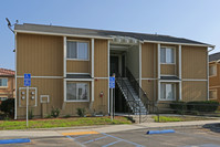 Pixley Apartments in Pixley, CA - Foto de edificio - Building Photo