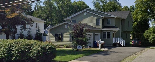 36 W Hanover Ave, Unit A