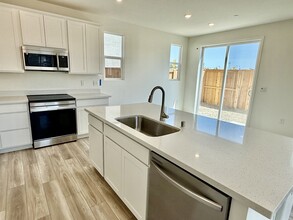 1104 Ashera St in Rocklin, CA - Building Photo - Building Photo