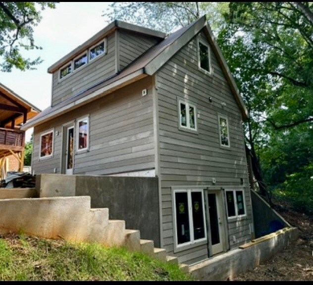 209 Azalea Dr, Unit A 1 BR in Charlottesville, VA - Building Photo