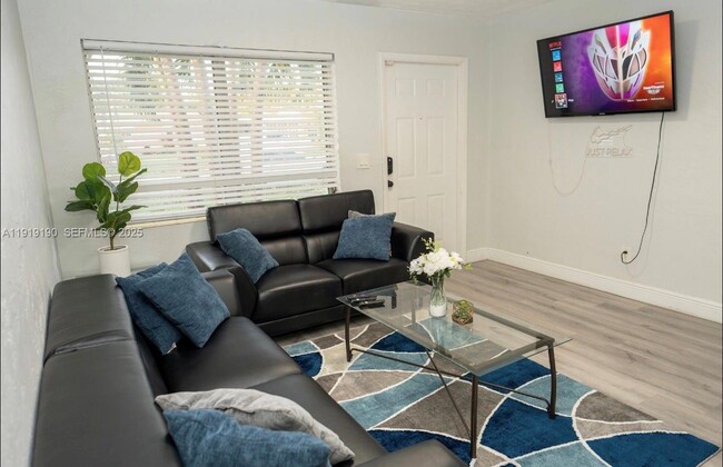 6512 SW 24th St in Miramar, FL - Building Photo - Building Photo