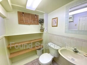275 Kensington Ave N in Hamilton, ON - Building Photo - Building Photo