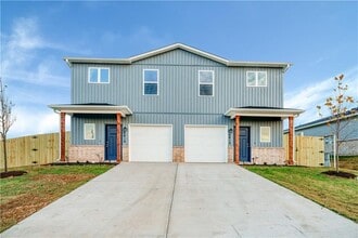 6814 Memphis in Bentonville, AR - Building Photo - Building Photo