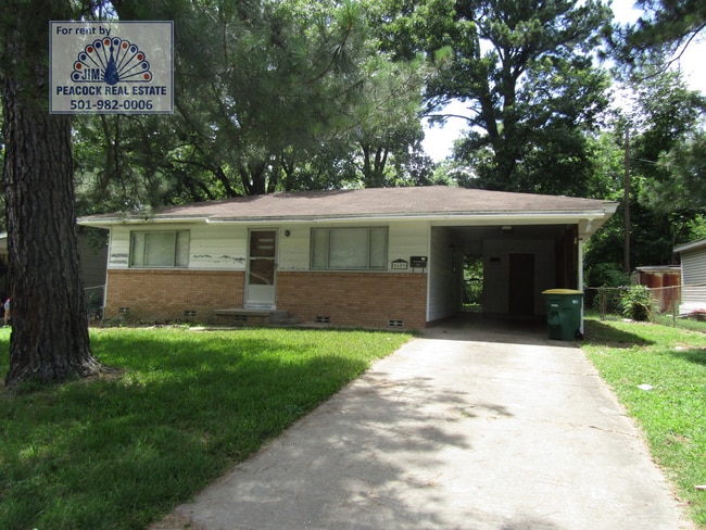 property at 5609 Larkspur Ln