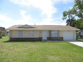 23029 Alabaster Ave in Port Charlotte, FL - Building Photo