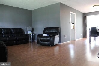 34 Garrison Cir in Willingboro, NJ - Building Photo - Building Photo
