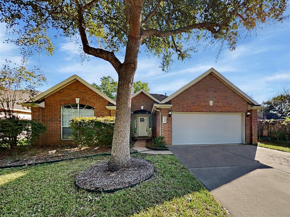 17523 Chestnut Trail in Richmond, TX - Foto de edificio