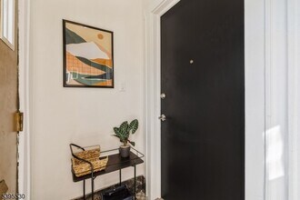 41 Poe Ave in Newark, NJ - Foto de edificio - Building Photo