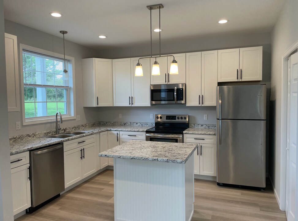 300 Lower Creek Rd, Unit 1 in Ithaca, NY - Building Photo