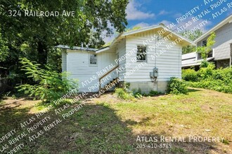 324 Railroad Ave in Adamsville, AL - Building Photo - Building Photo