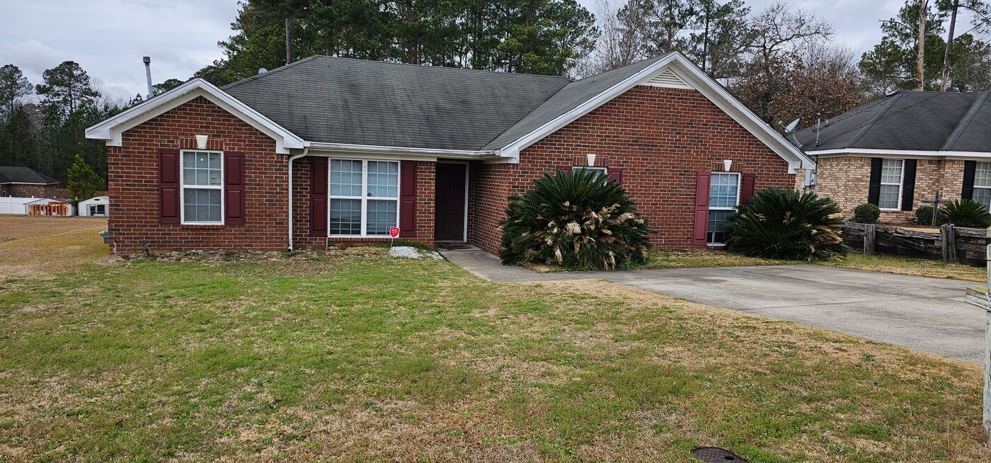 3303 Sugarberry Dr in Augusta, GA - Building Photo