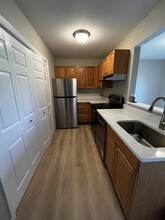 56 Suncrest Dr, Unit B in Waterford, NY - Building Photo - Building Photo