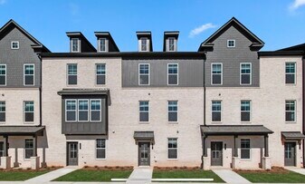 206 Daybreak Ln in Newnan, GA - Building Photo