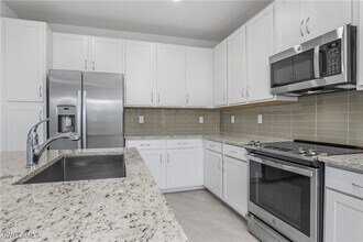 26410 Coco Cay Cir in Naples, FL - Building Photo - Building Photo