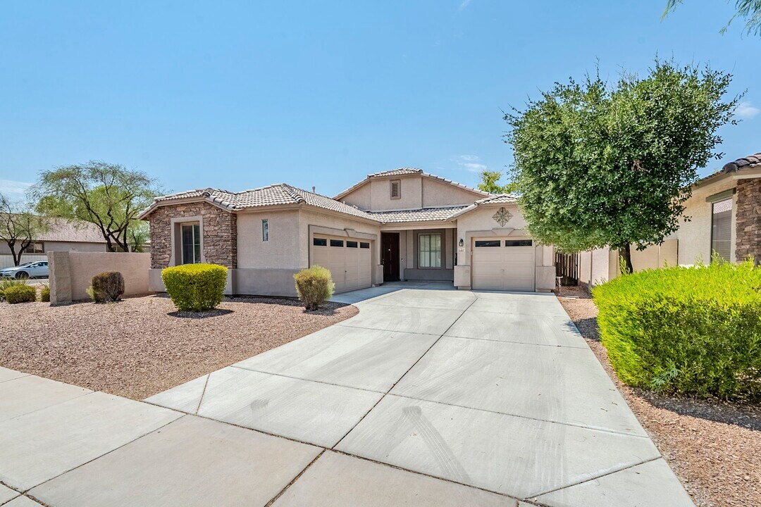 2407 W Fawn Dr in Phoenix, AZ - Foto de edificio