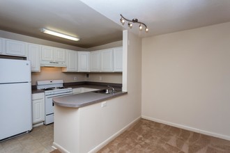 Glendale Plaza Apartments in Washington, DC - Building Photo - Building Photo