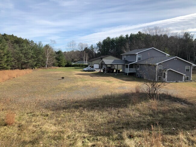 35 Garner Rd, Unit B in Averill Park, NY - Building Photo - Building Photo