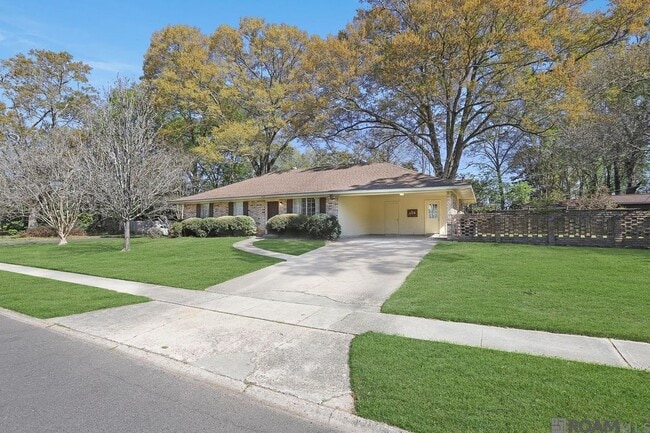 property at 7005 Whitlow Dr