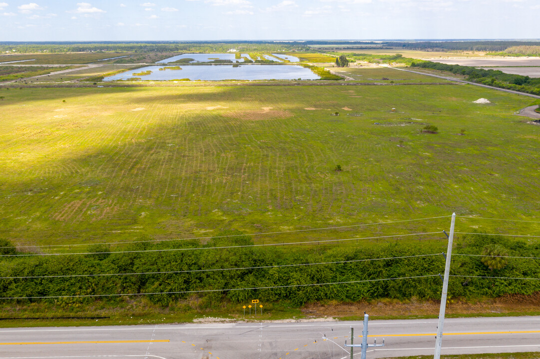 SkySail in Naples, FL - Building Photo