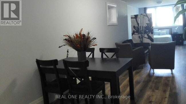 property at 62 Sunnypoint Crescent