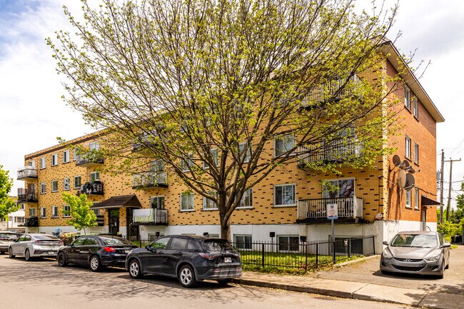 6230-6240 Renoir Rue in Montreal Nord, QC - Building Photo - Building Photo