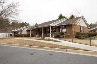 Highland Village in Monroe, GA - Building Photo - Building Photo