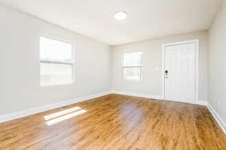 10 Gilbert Ct in Greenville, SC - Building Photo - Building Photo