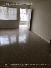1105 Niles St-Unit -Unit D in Bakersfield, CA - Building Photo - Building Photo