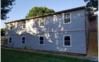 4918 Cotton Row NW in Huntsville, AL - Building Photo