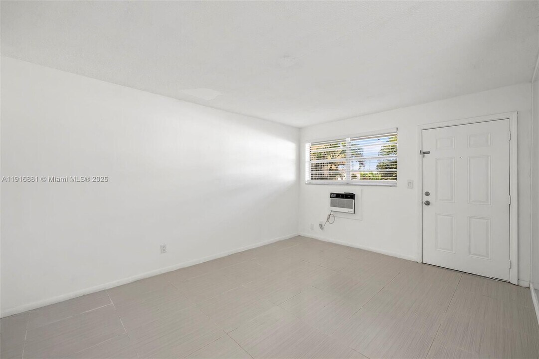 2799 E 4th Ave in Hialeah, FL - Building Photo