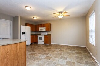 8551 Bluff Point Dr in Indianapolis, IN - Building Photo - Building Photo