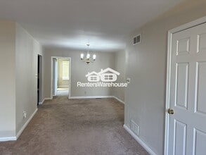 223 Deep Dale Dr in Timonium, MD - Foto de edificio - Building Photo