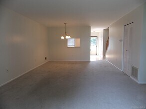 38 Matthews Ln in Washingtonville, NY - Building Photo - Building Photo