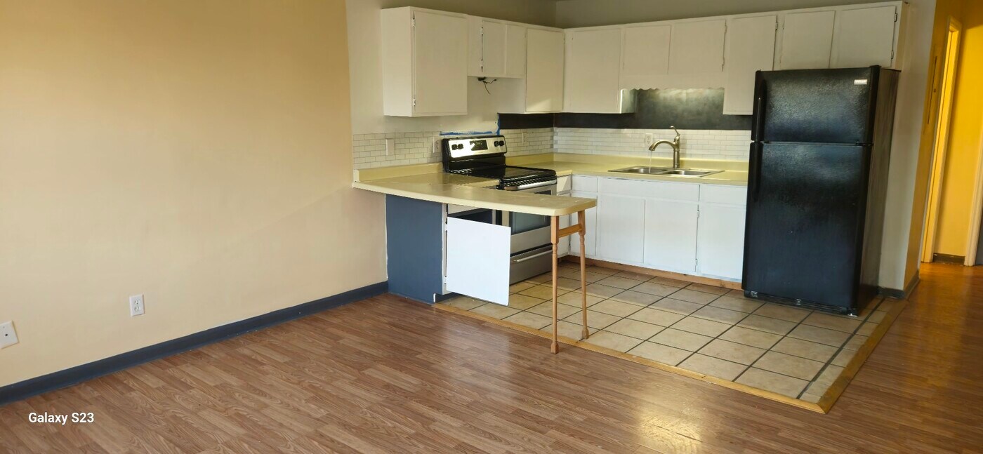 190 Lovers Ln, Unit 2nd FLoor in Elizabethton, TN - Building Photo