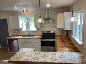 147 N Kowald Ln in New Braunfels, TX - Building Photo