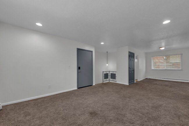 6011 Stover Ave in Cincinnati, OH - Building Photo - Building Photo