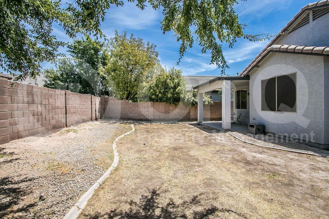 12230 W Grant St in Avondale, AZ - Building Photo