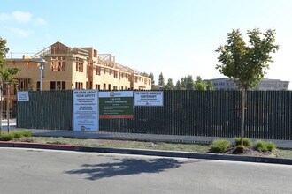 Canterbury in San Mateo, CA - Foto de edificio - Building Photo