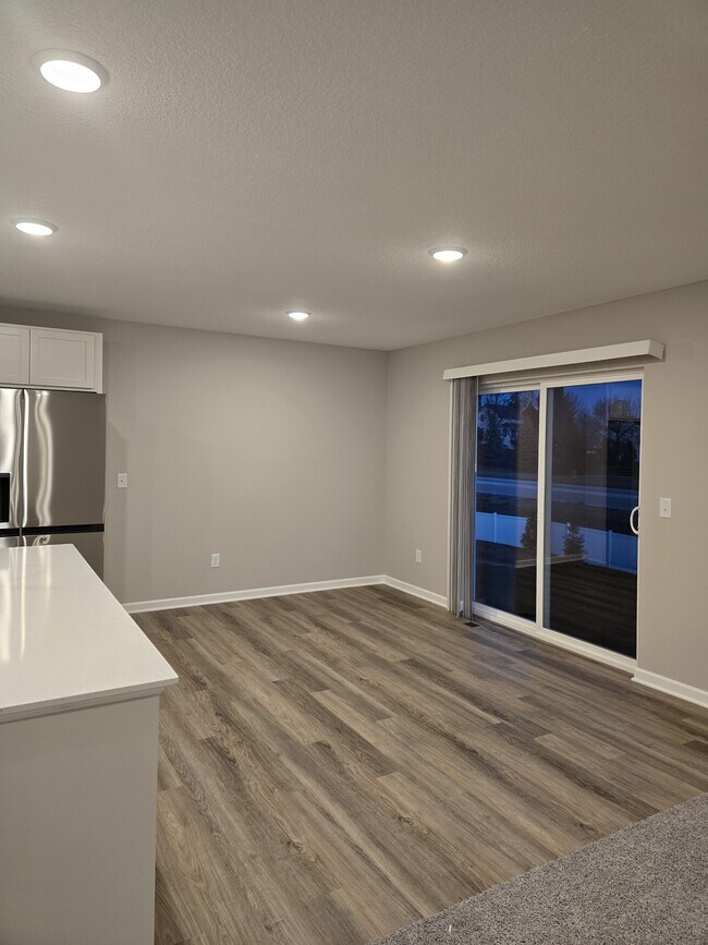 3214 Kady Ave NE in Saint Michael, MN - Foto de edificio - Building Photo