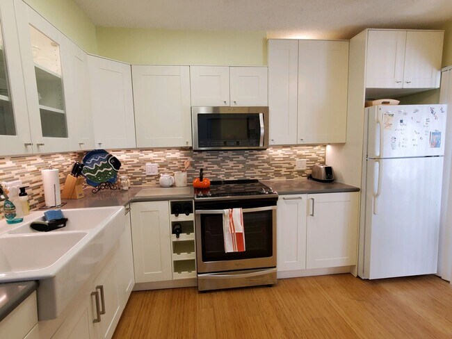 property at 2216-2H-7 Bahia Vista St