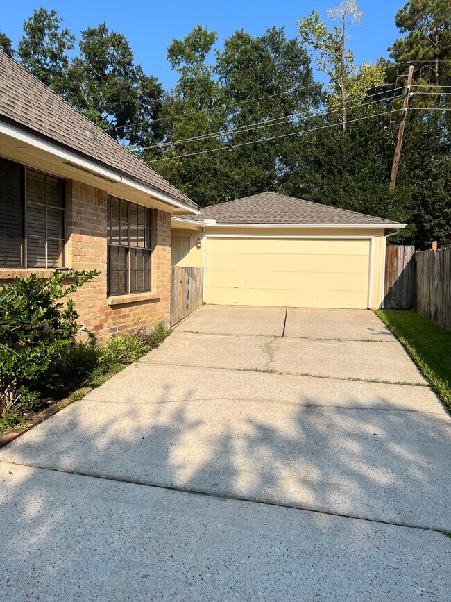 3815 Oak Gardens Dr in Humble, TX - Building Photo - Building Photo