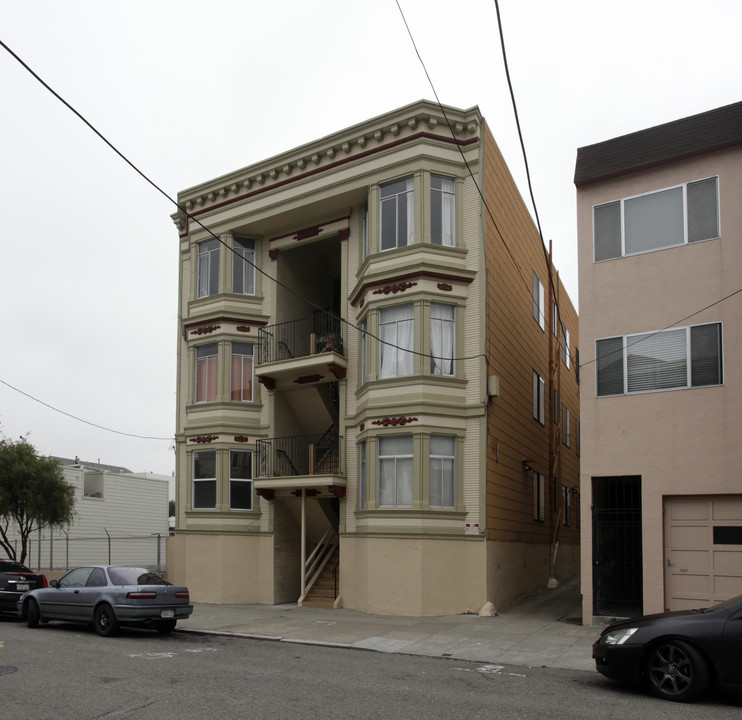 137-147 Tiffany Ave in San Francisco, CA - Building Photo