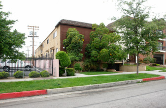 1113 Thompson Ave in Glendale, CA - Building Photo - Building Photo