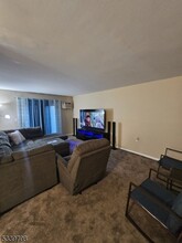 86 Bergen Turnpike in Ridgefield Park, NJ - Foto de edificio - Building Photo