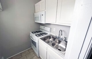 2829 Glendora Ave in Cincinnati, OH - Building Photo