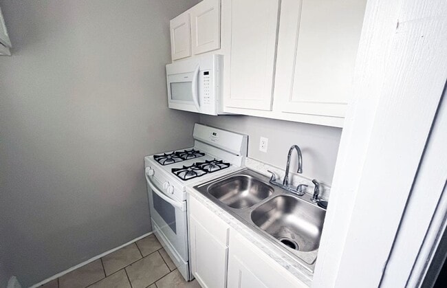 property at 2829 Glendora Ave