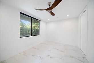 1054 N Victoria Park Rd in Fort Lauderdale, FL - Building Photo - Building Photo